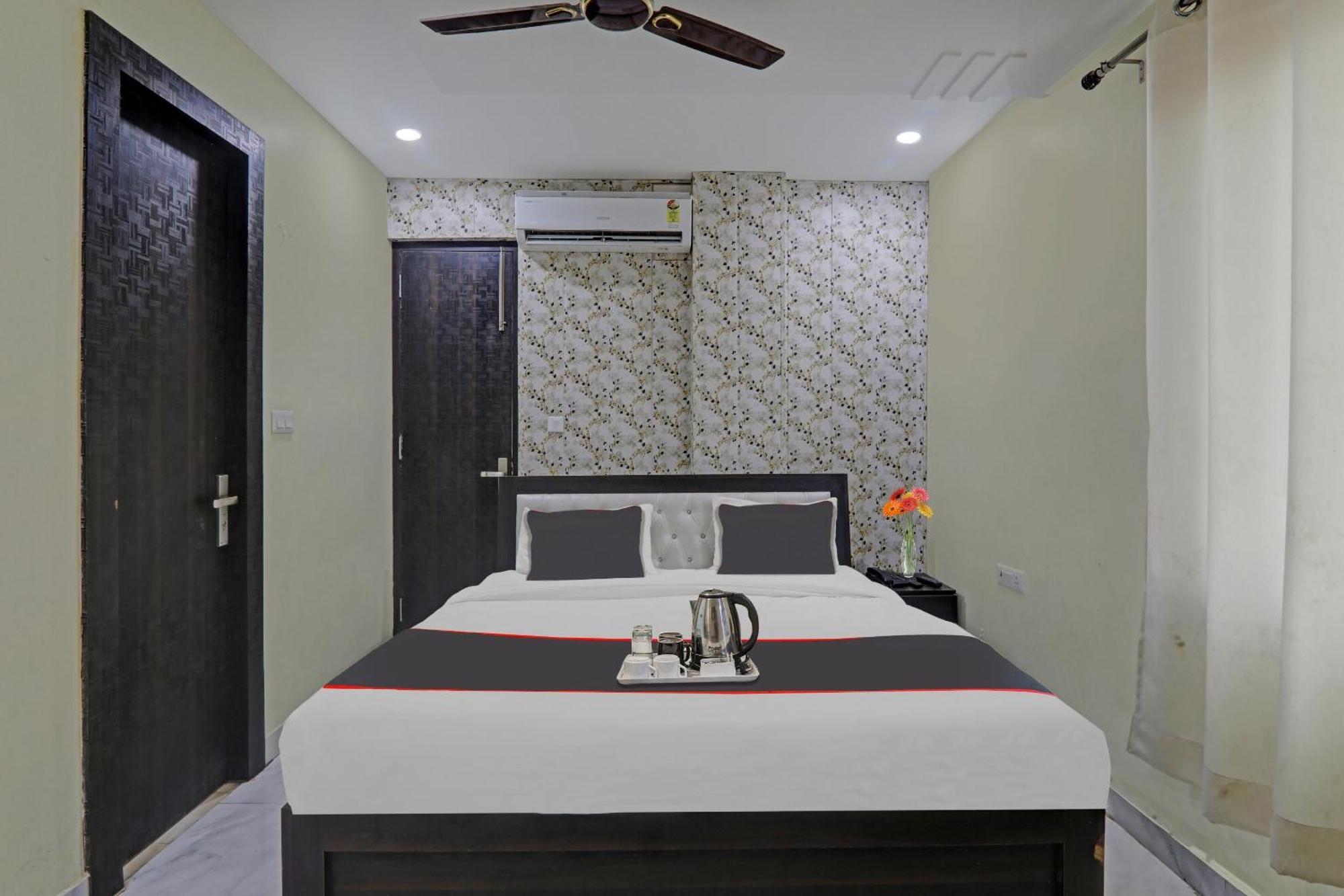 Collection O Srg Hotel Chinhat Luaran gambar